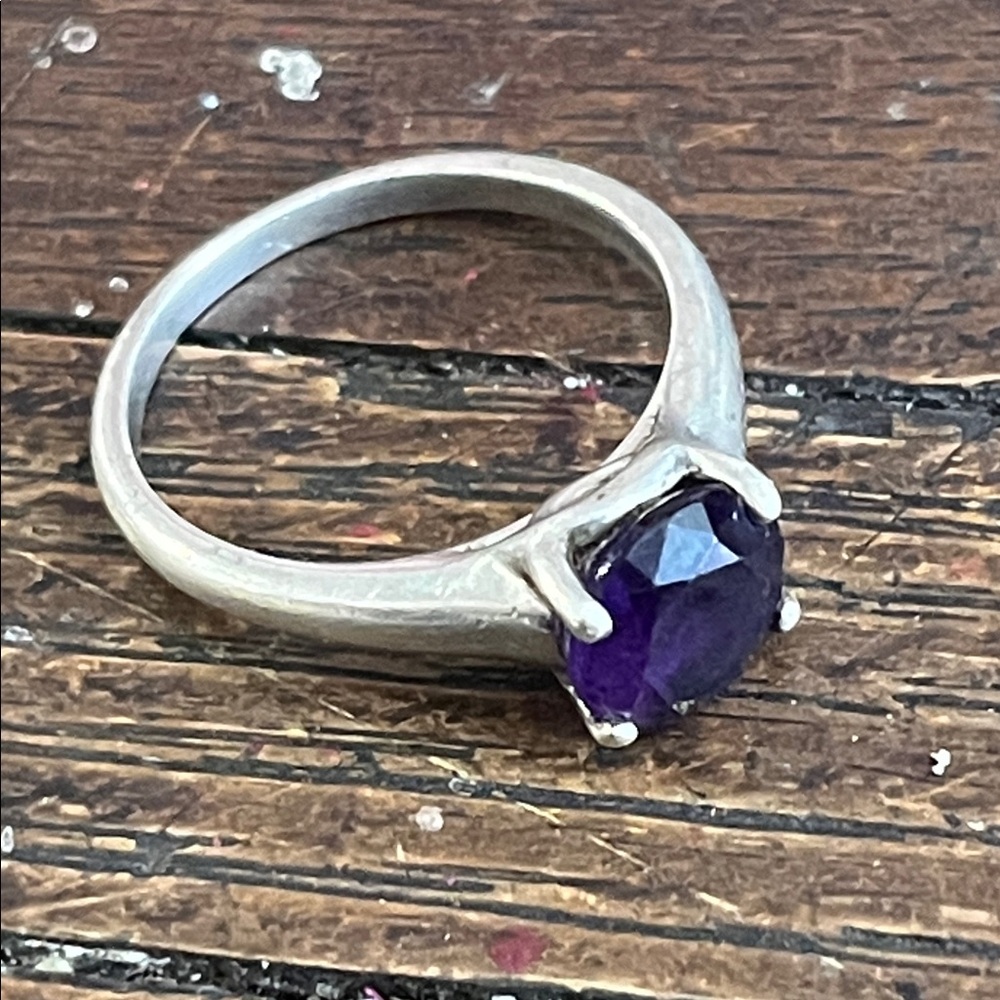 Sterling silver 925 amethyst gemstone ring, marked Thailand sz 7.5